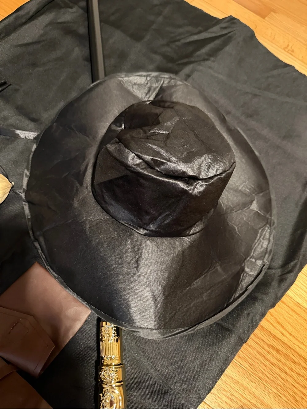 Kids Black Plague Doctor Costume with Hooded Beak Mask Size L (10/12)